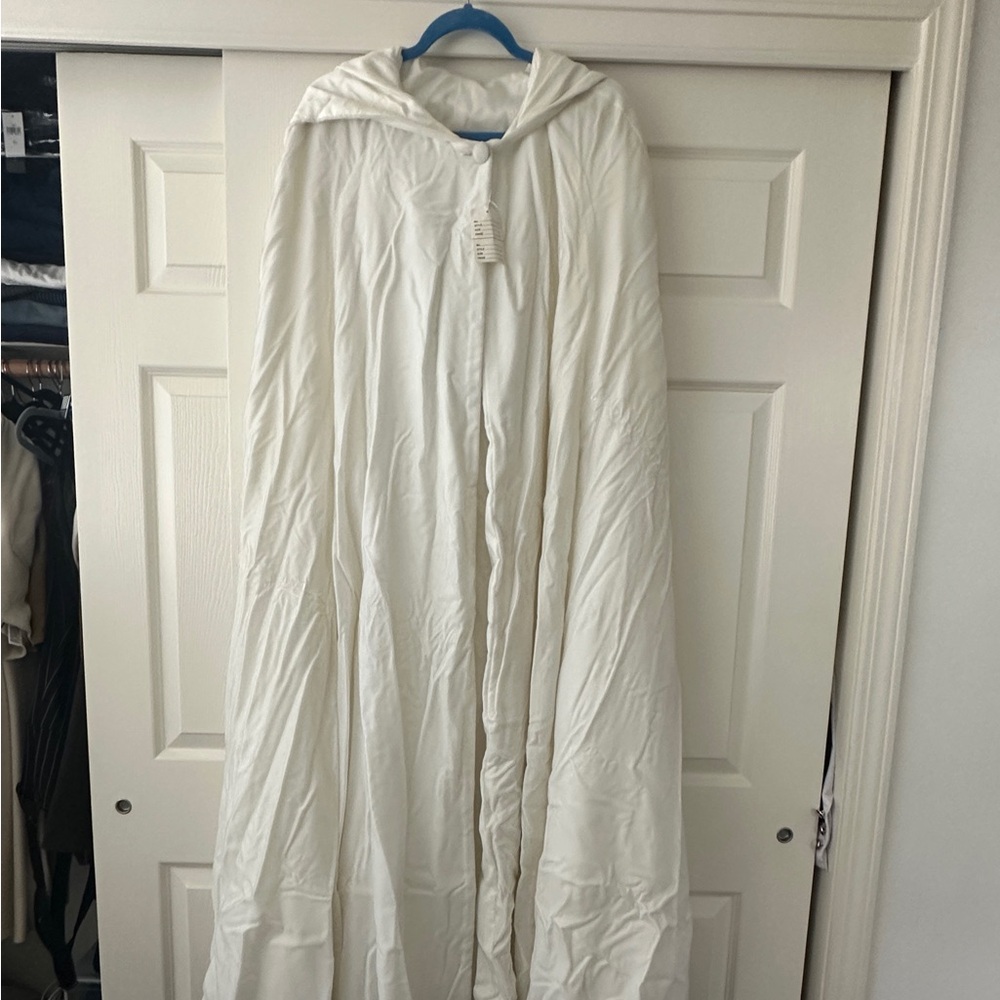 Elegant White Velvet Hooded Cape